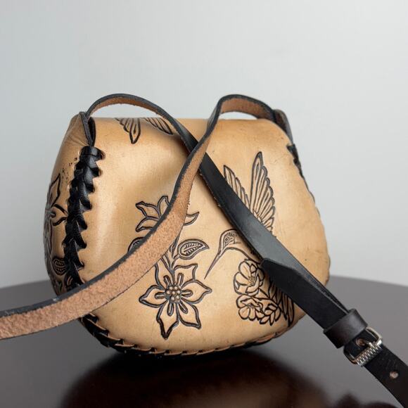 J831 - Mexican Hummingbird Hand Tooled Leather Purse - Picture 5 of 13